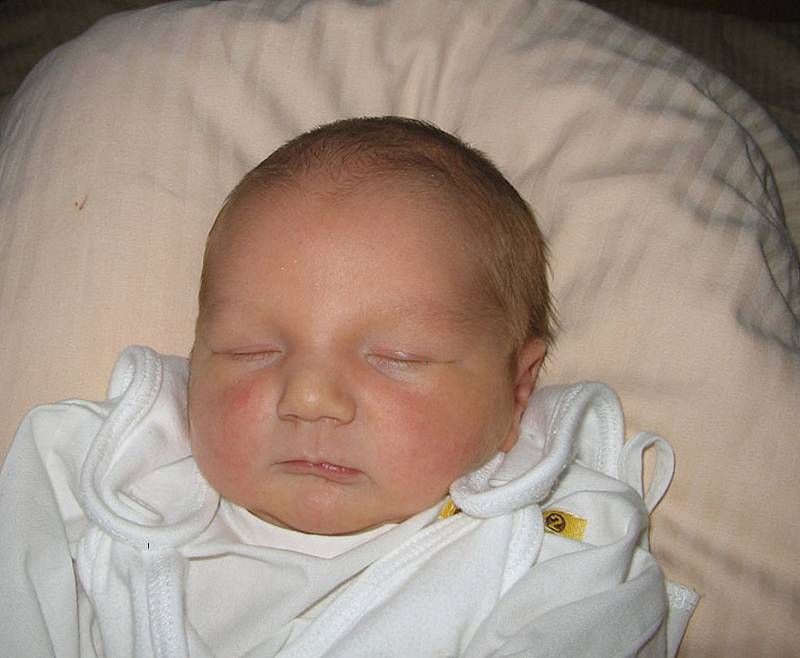 Druhorozený syn Matyáš Orság se narodil 21. listopadu paní Martině Orságové z Karviné. Po narození chlapeček vážil 3640 g a měřil 49 cm. Bráška Honzík se na miminko moc těší.