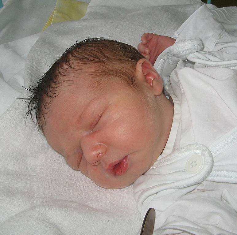 Paní Lence Chmielové z Havířova se 4. září narodil syn Honzík. Po narození chlapeček vážil 3350 g a měřil 52 cm.