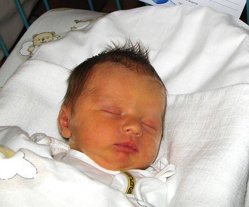 První miminko se narodilo 13. února mamince Janě Hukové z Karviné. Malý Patrik Dorda po porodu vážil 3540 g a měřil 50 cm.