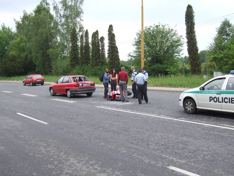 Nehoda motocyklisty na Dělnické ulici v Havířově