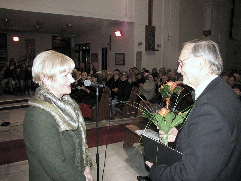 Tradiční podzimní koncert duchovní hudby před blížícími se svátky vánočními zcela zaplnil v sobotu havířovský kostel sv. Anny.