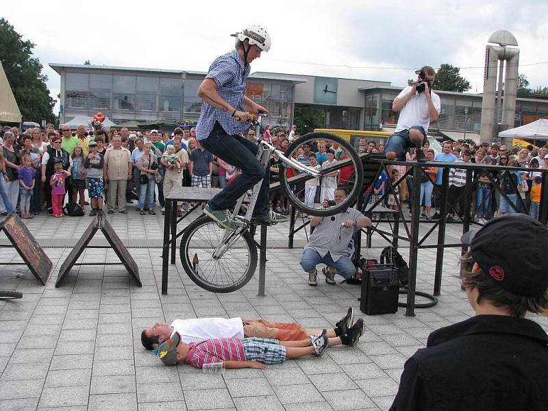 Skvělou show předvedli cyklotrialisté.