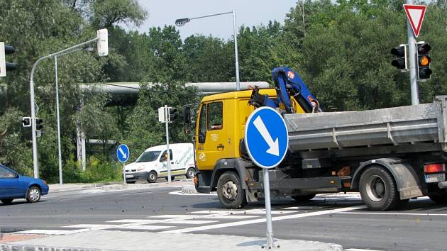 Nová světelná křižovatka na Orlovské ulici