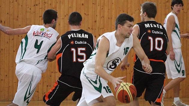 Basketbalové týmy Sokola jsou v polovině základních částí.