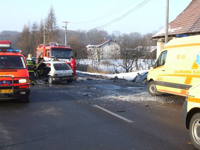 Nehoda dvou osobních vozů ve Stonavě