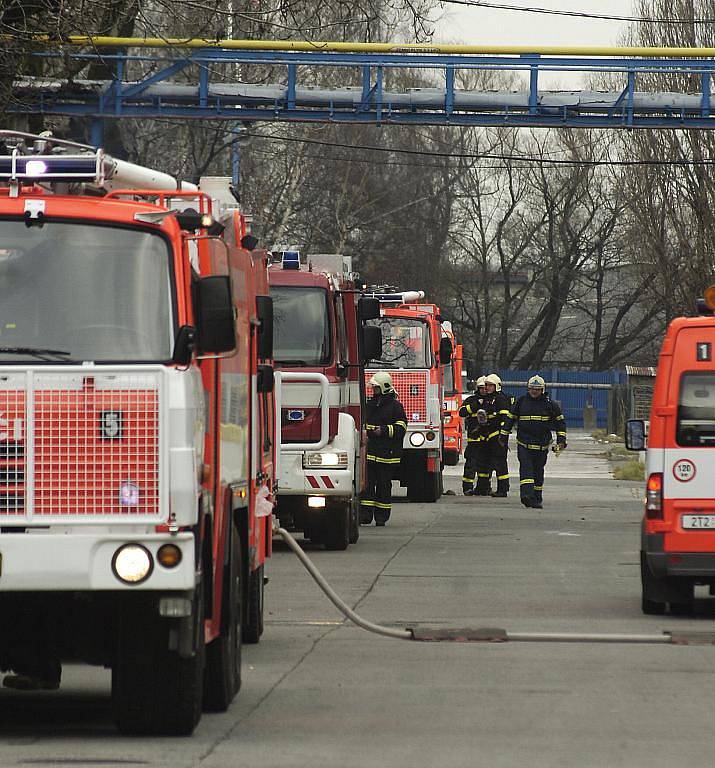 V Bohumíně hasiči cvičili zásah při fiktivním úniku chlóru