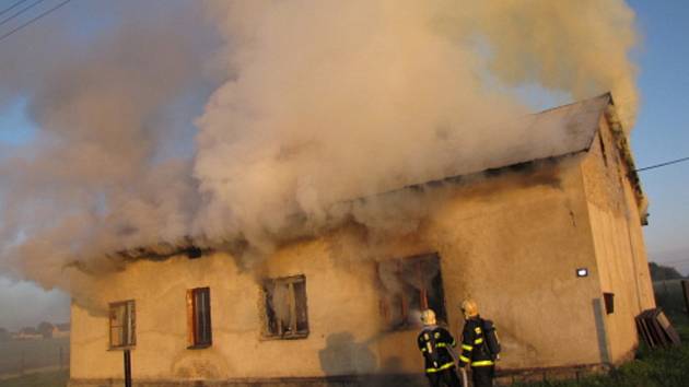 Požár objektu se stolařskou dílnou v Rychvaldě