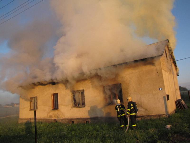 Požár objektu se stolařskou dílnou v Rychvaldě