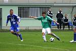 Karvinští fotbalisté (v zeleném) prohráli v pohárovém utkání s ligovou Olomoucí 0:2.