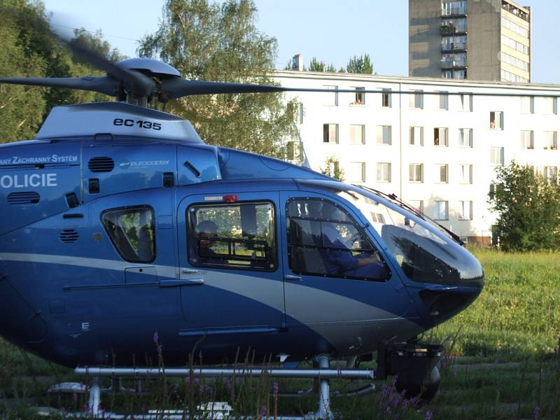 Do pátrání po zatoulané ženě z Havířova byl nasazen policejní vrtulník s termovizí.