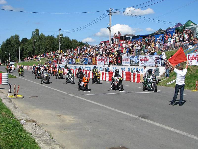 Havířovský zlatý kahanec, nedělní závod