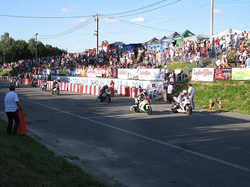 Havířovský zlatý kahanec, nedělní závod