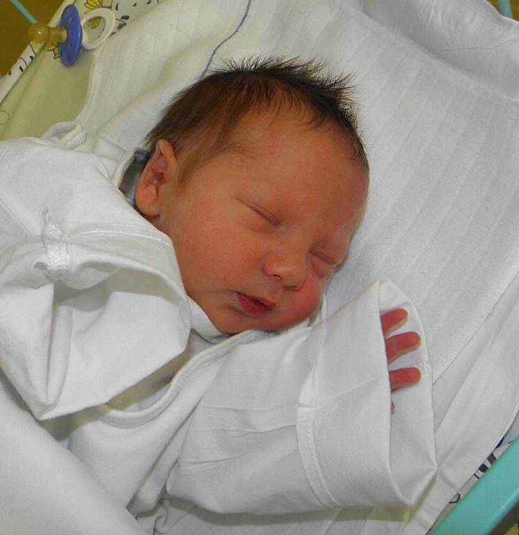 Denny Veit se narodil 12. října mamince Veronice Veitové z Karviné. Po narození chlapeček vážil 2370 g a měřil 46 cm.