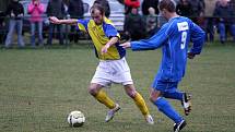 Okresní derby v I.A třídě mezi Stonavou a Albrechticemi (v modrém) vyhráli hosté.