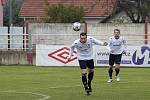 Dětmarovice (v bílém) si doma poradily s houževnatým Frýdlantem 2:0.