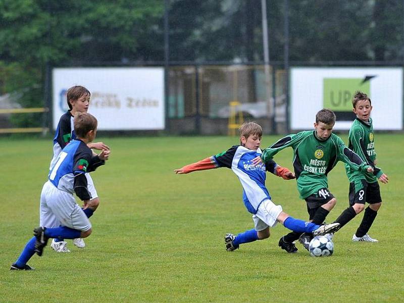 Utkání mladších žáků FC IRP ČESKÝ TĚŠÍN - BESKID SKOCZÓW (v bílomodrém)