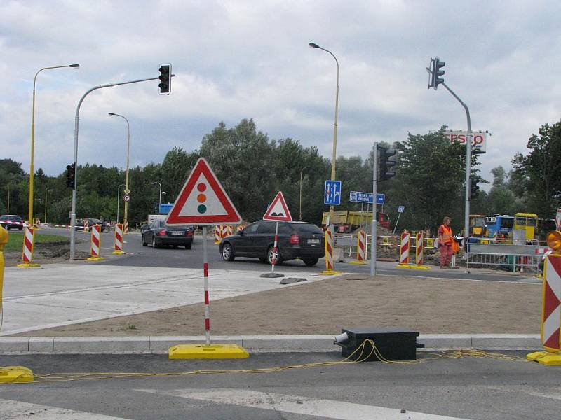 Rekonstrukce velkého kruhového objezdu v Havířově a instalace semaforů
