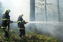 Požár lesa ve Stonavě