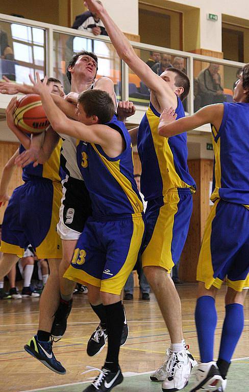 Mladí basketbalisté Sokola doma podlehli Kyjovu po dvojím prodloužení.