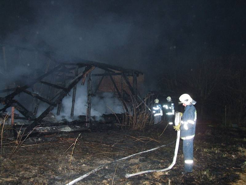 Požár hospodářského stavení v Petřvaldě