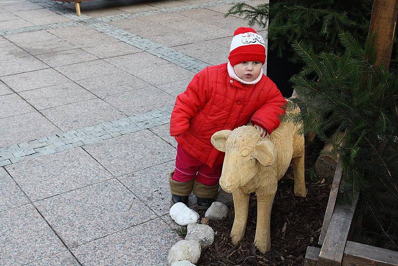 Stovky lidí přilákal v sobotu do Bohumína na náměstí TGM tradiční jarmark.