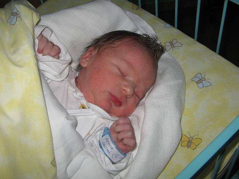 Maminka Pavla Korynta 7. prosince porodila syna Kristiánka. Porodní váha miminka byla 3500 g a míra 50 cm.