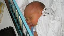 Dominik Szymon je první miminko paní Jany Skokanové z Karviné. Chlapeček přišel na svět 7. prosince a po porodu vážil 2950 g a měřil 47 cm.