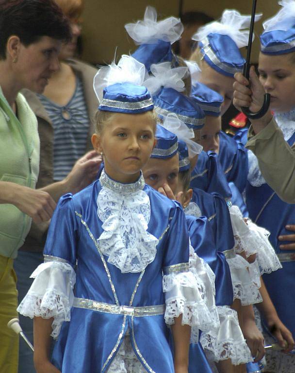 Pouť ve Stonavě, havířovské mažoretky DIXI