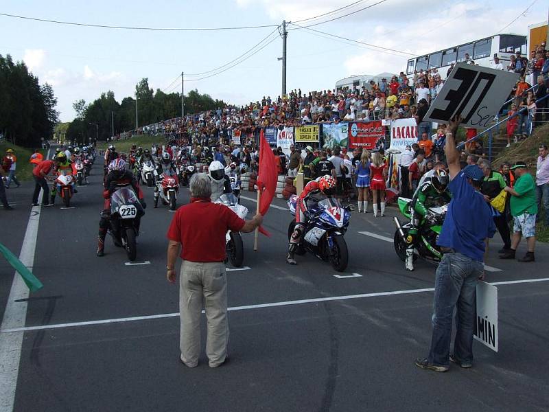 Havířovský zlatý kahanec, start třídy nad 600 ccm