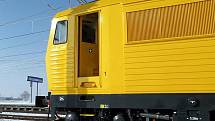 Žlutá lokomotiva dopravce RegioJet