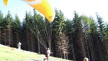 Paraglidisti na Prašivé