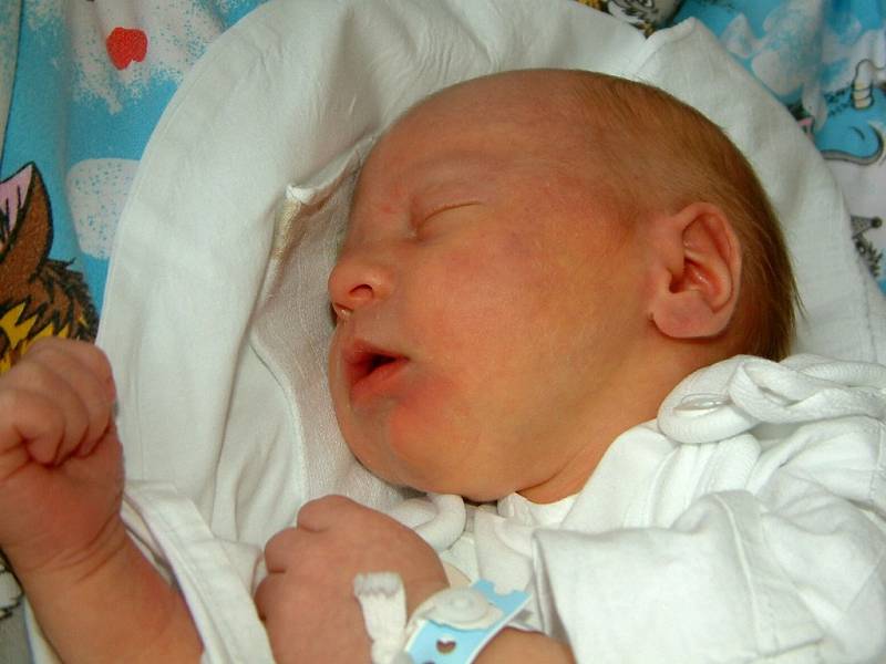 3.	Štěpán Valiček, 7. 1. 2008, Havířov váha: 3,3 kg, míra: 50 cm.