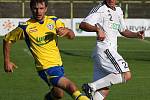 Fotbalisté Karviné (v bílém) doma zaslouženě porazili vedoucí Zlín 1:0.