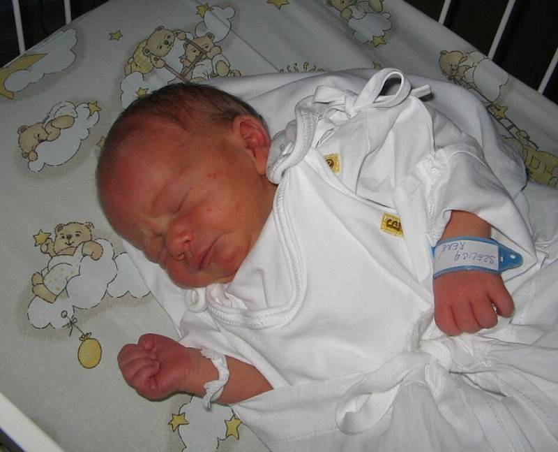Paní Pavle Szeligové z Albrechtic se 6. listopadu narodil syn René. Po narození malý Reneček vážil 2930 g a měřil 47 cm.