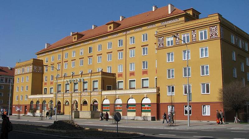 Obytný a podnikatelský dům na Hlavní třídě v centru Havířova zvaný Lučina získal ocenění Fasáda roku MS kraje za rok 2010