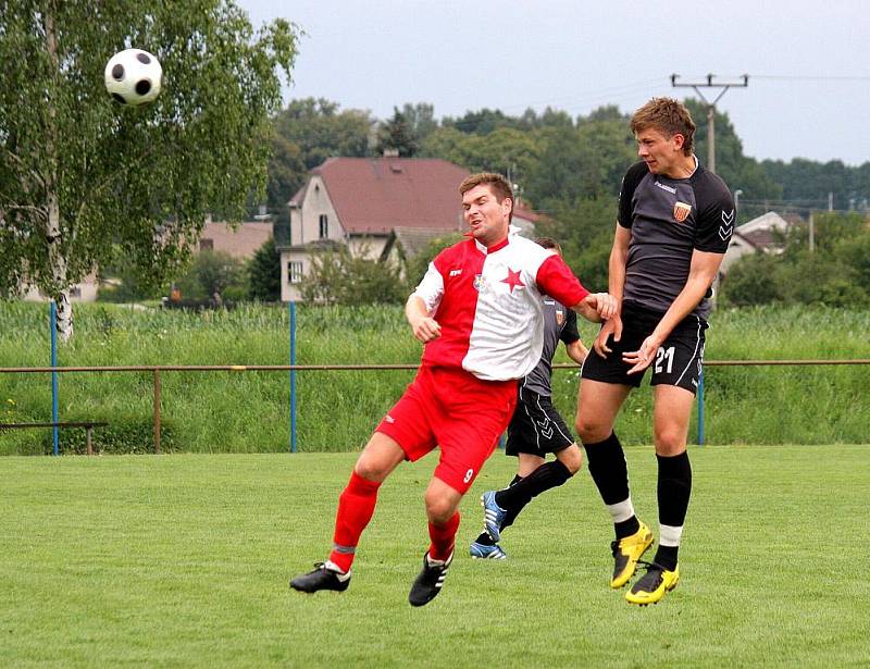 Ze zápasu Orlová - juniorka Bytomi (v černém).