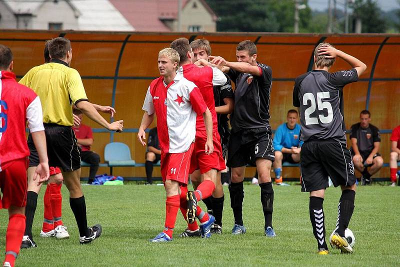 Ze zápasu Orlová - juniorka Bytomi (v černém).