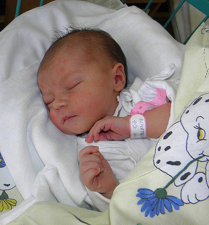 Mamince Zuzaně Zapletalové z Dolní Lutyně se 9. července narodila dcerka Nelinka. Porodní váha holčičky byla 3240 g a míra 50 cm.