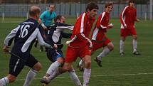 Zápas krajského přeboru Dětmarovice (v modrém) - Frýdlant n. O. skončil 2:0 pro domácí.