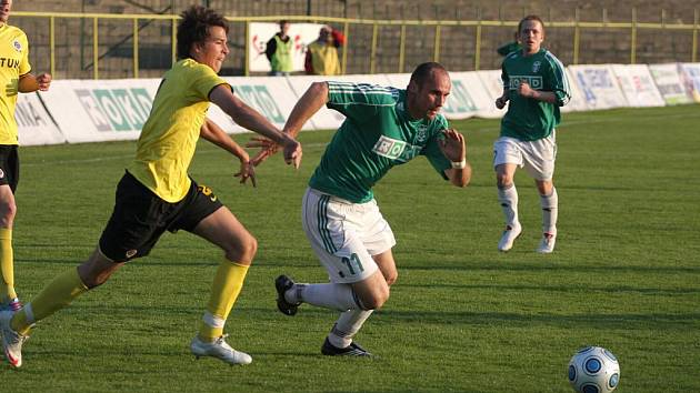 Martin Opic (uprostřed v zeleném) bude tentokrát proti béčku Sparty chybět. Reprezentuje totiž ČR na mistrovství hasičů.