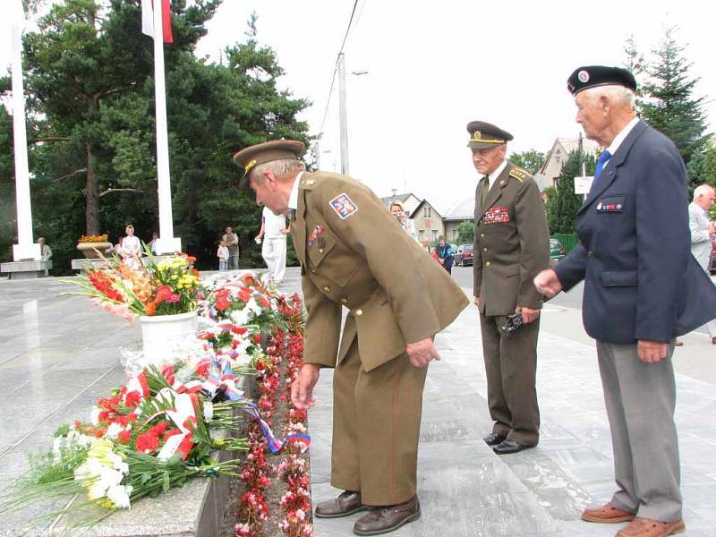 Památku zavražděných uctili čeští a polští vojenští veteráni.