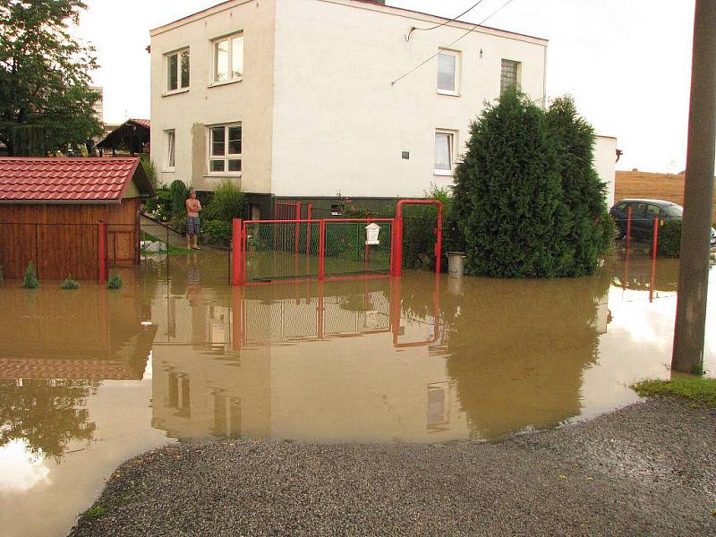 Přívalový déšť zaplavil některé ulice v Havířově