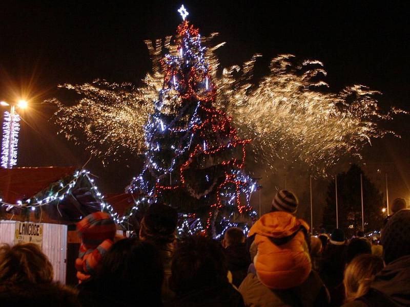 První adventní sobotu byl v Havířově rozsvícen vánoční strom.