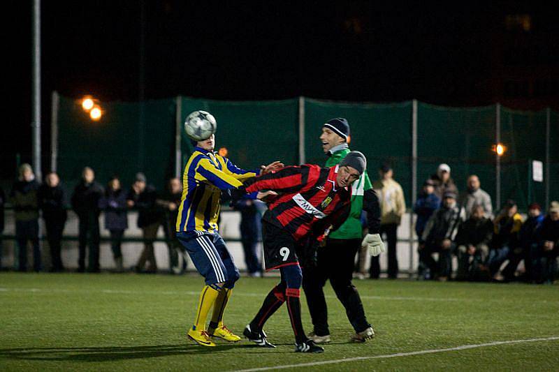 Páté Vánoční utkání současných a bývalých fotbalistů Slezského FC Opava a jejich fanoušků opět velmi slušně zaplnilo sportovní areál v Kylešovicích.