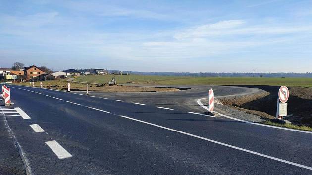 Nový stav silnice z Jelenice do Lesních Albrechtic.