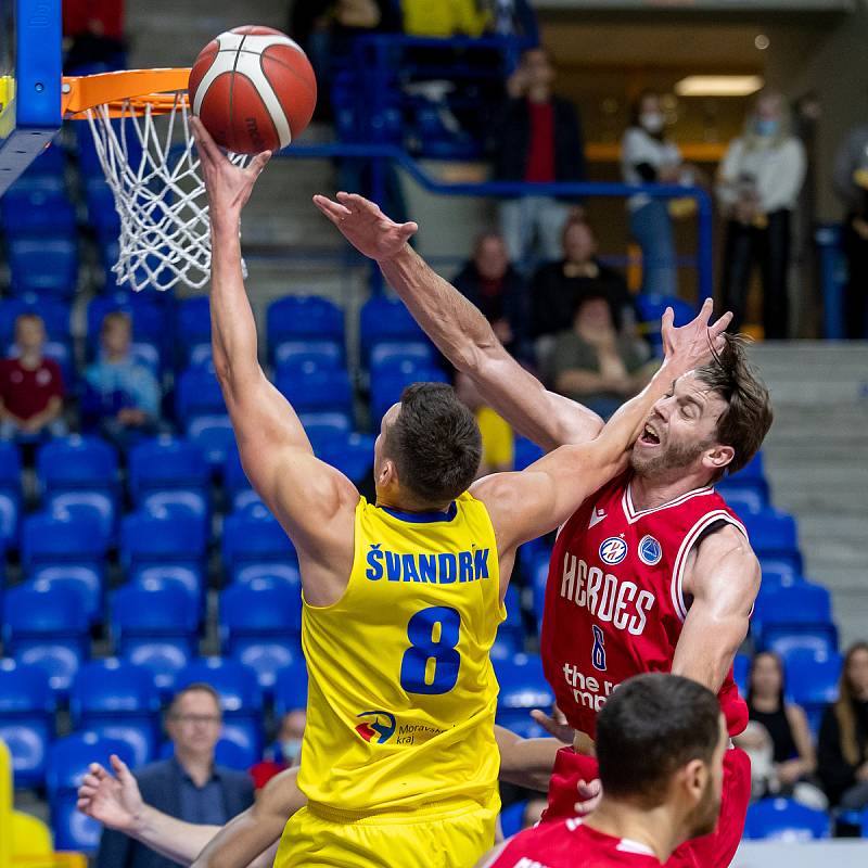 BK Opava - New Heroes Den Bosch 88:72