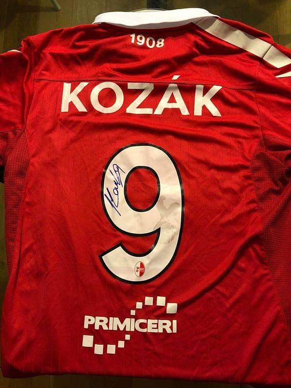 Libor Kozák - podepsaný dres Bari.