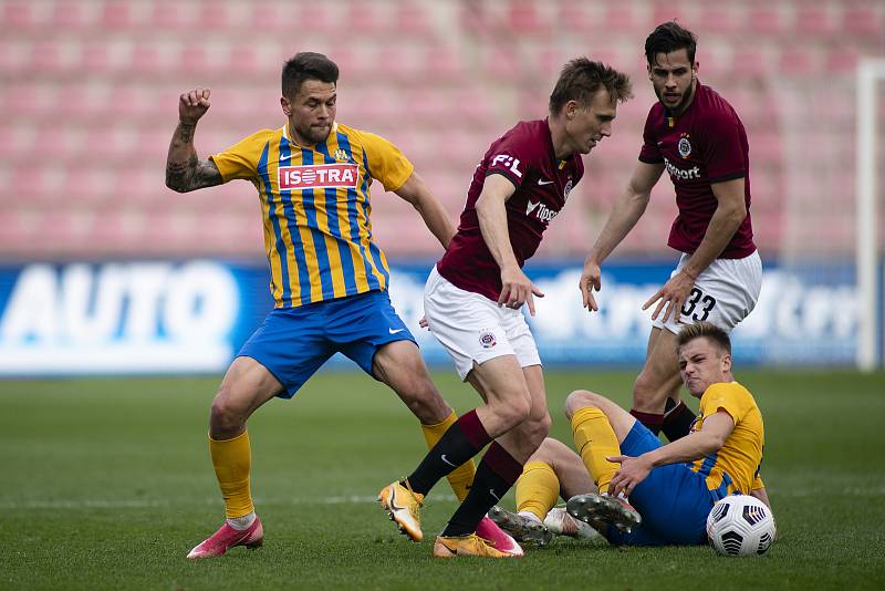 Praha - Zápas fotbalové FORTUNA:LIGY mezi AC Sparta Praha a SFC Opava 25. dubna 2021. Aleš Nešický (SFC Opava).