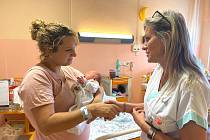 Žena ze Skřipova porodila ve vítkovické porodnici své sedmé dítě. Říjen 2022.