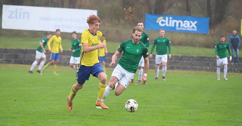 Fotbalisté Zlína B (žluté dresy) v posledním domácím zápase podzimní části třetí ligy podlehli Hlučínu 2:3.